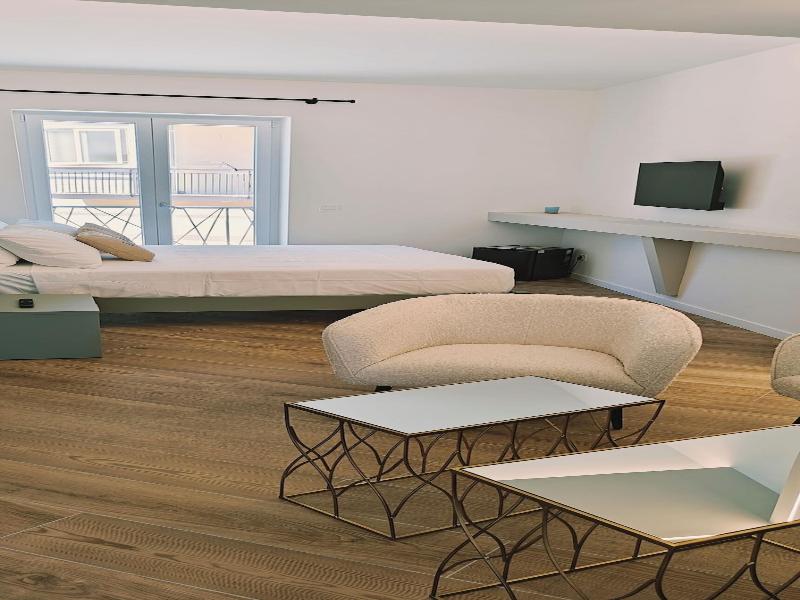 Kira Suite And Rooms image
