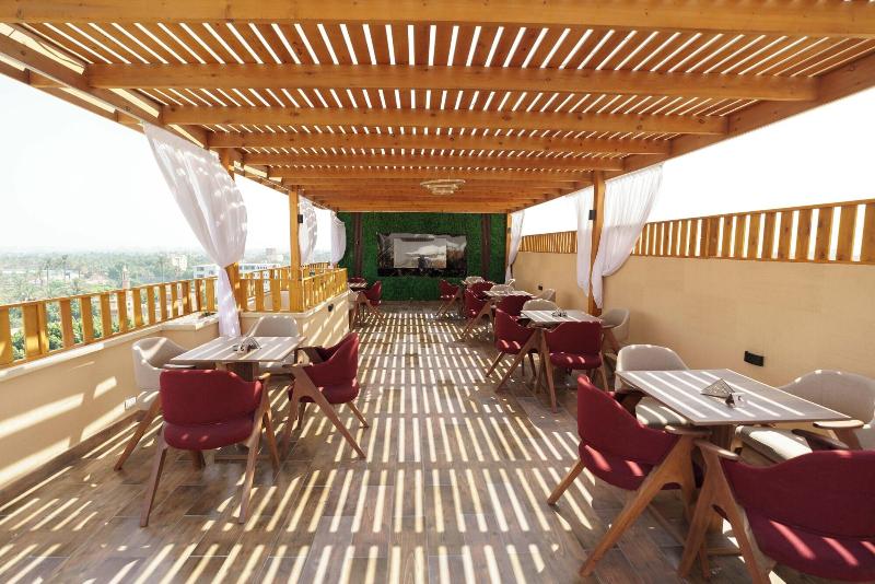 Pyramids Sunshine Inn image