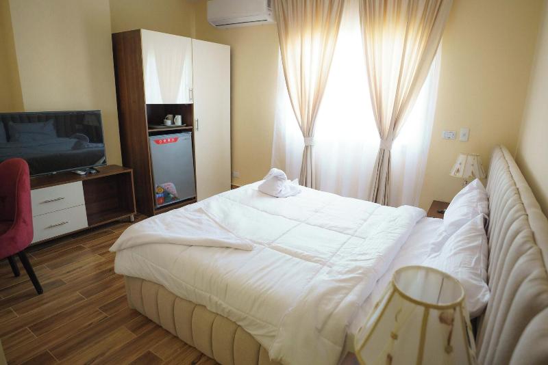 Pyramids Sunshine Inn image