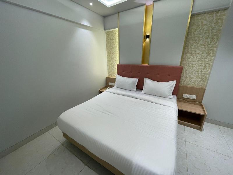Hotel The West Coast image