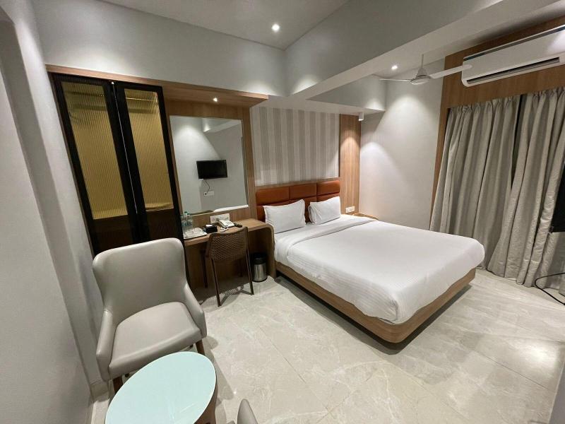 Hotel The West Coast image