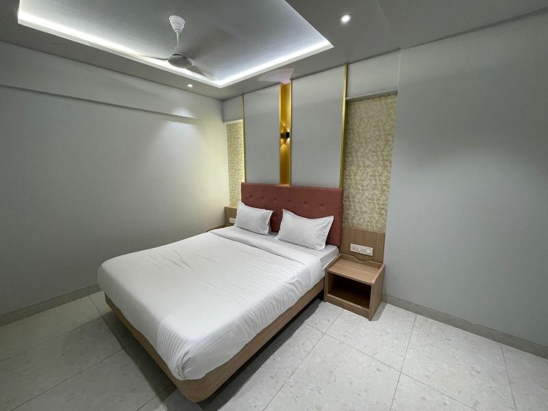 Hotel The West Coast image