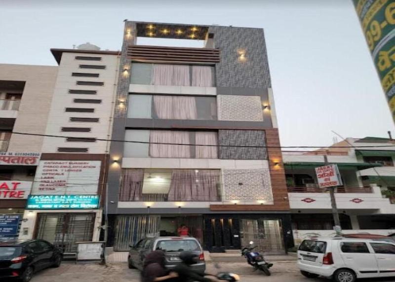 Shine Inn Couple Fridenlly Best