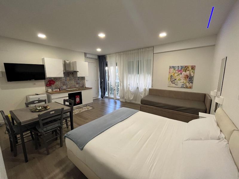 F Rooms Napoli Via Sementini