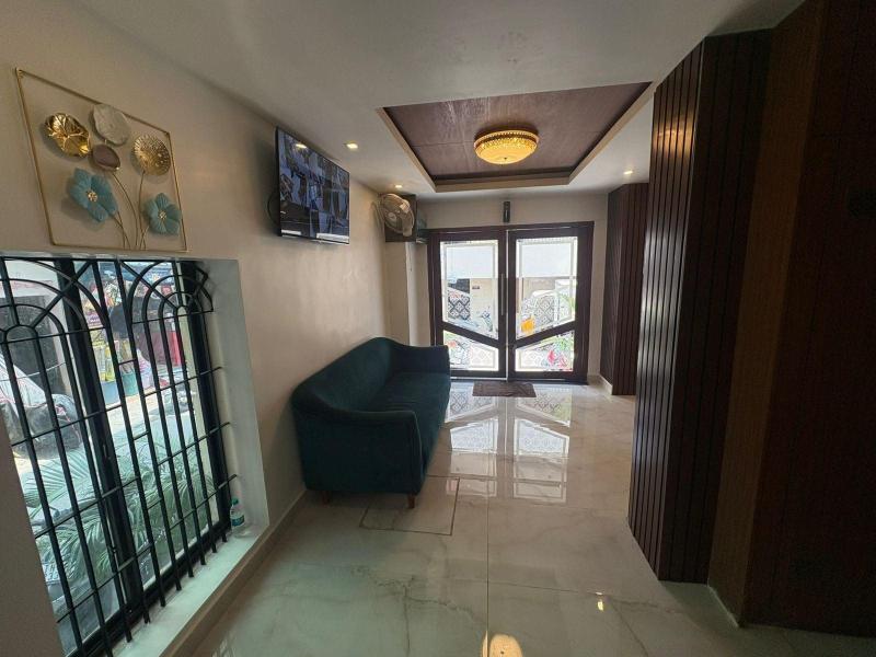 Royal Luxe Business Class Hotel image