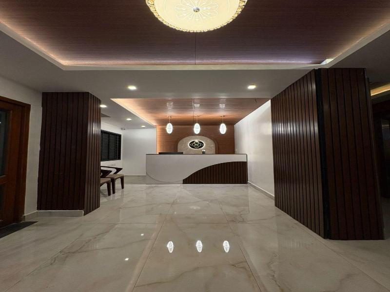 Royal Luxe Business Class Hotel image