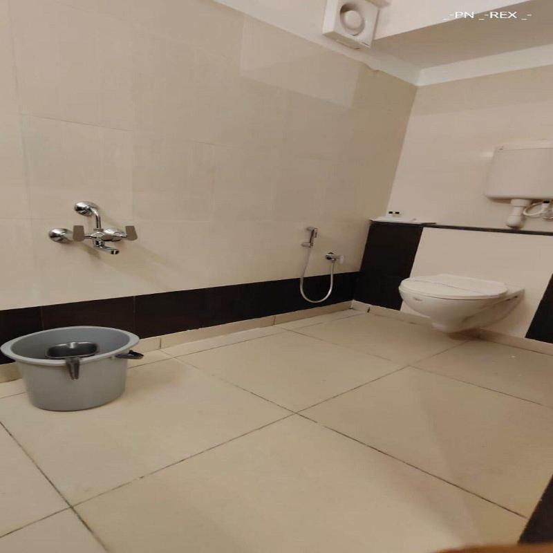 Royal Luxe Business Class Hotel image