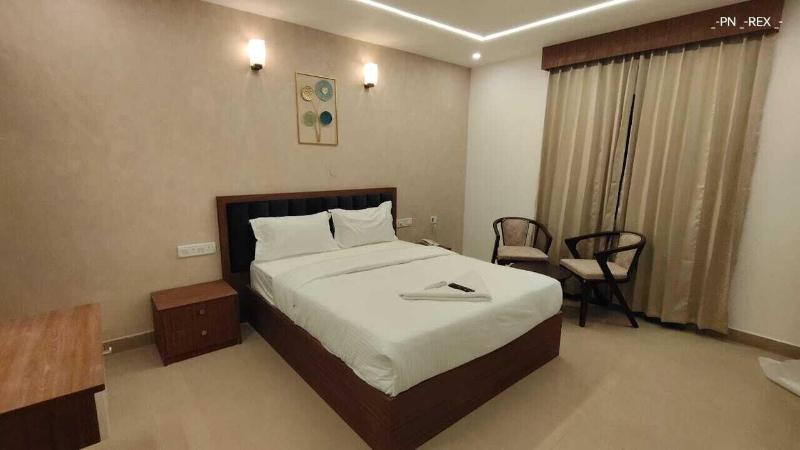Royal Luxe Business Class Hotel image