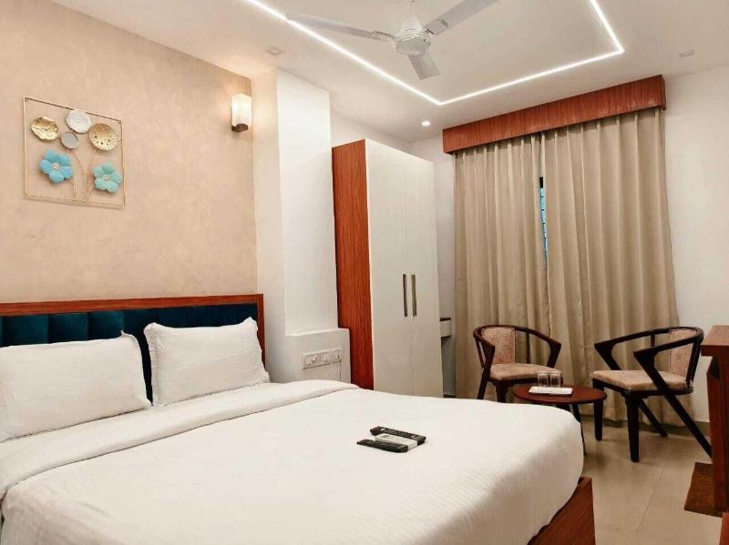 Royal Luxe Business Class Hotel image