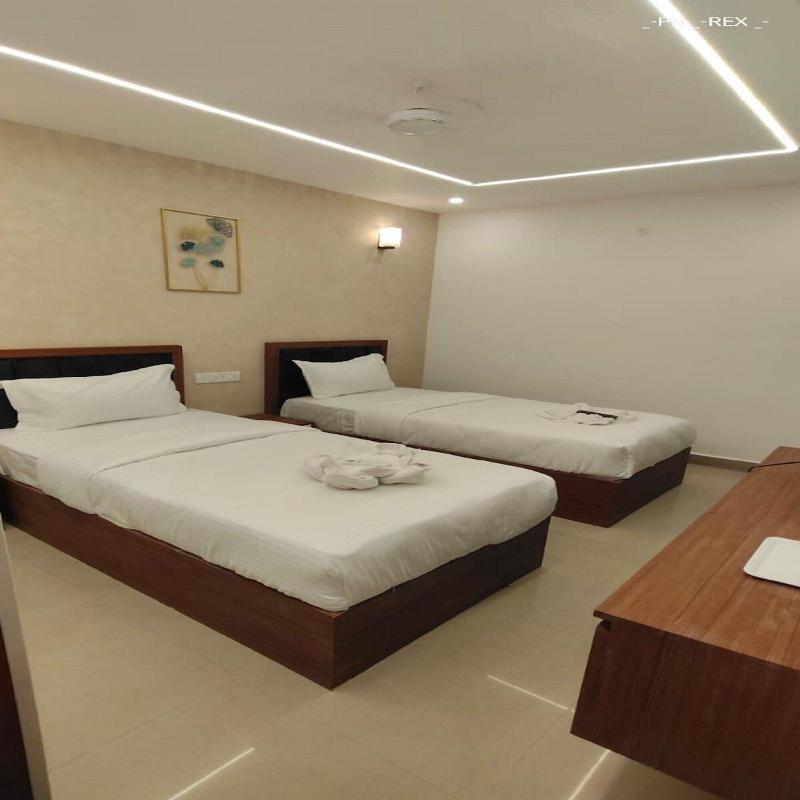 Royal Luxe Business Class Hotel image