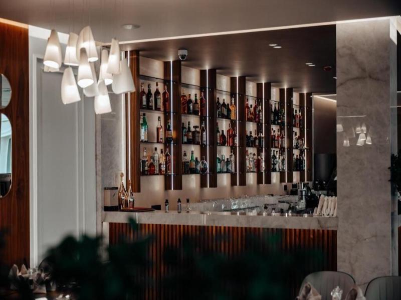 Holiday Hotel image