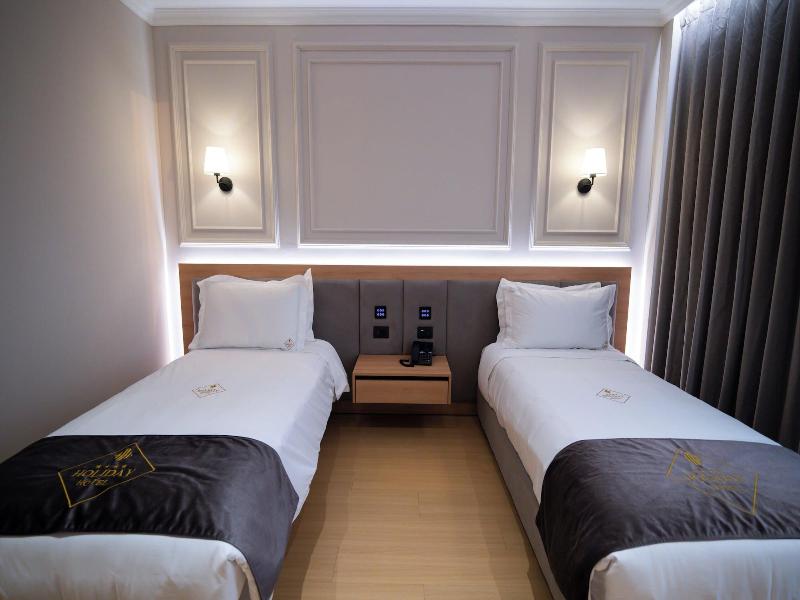 Holiday Hotel image