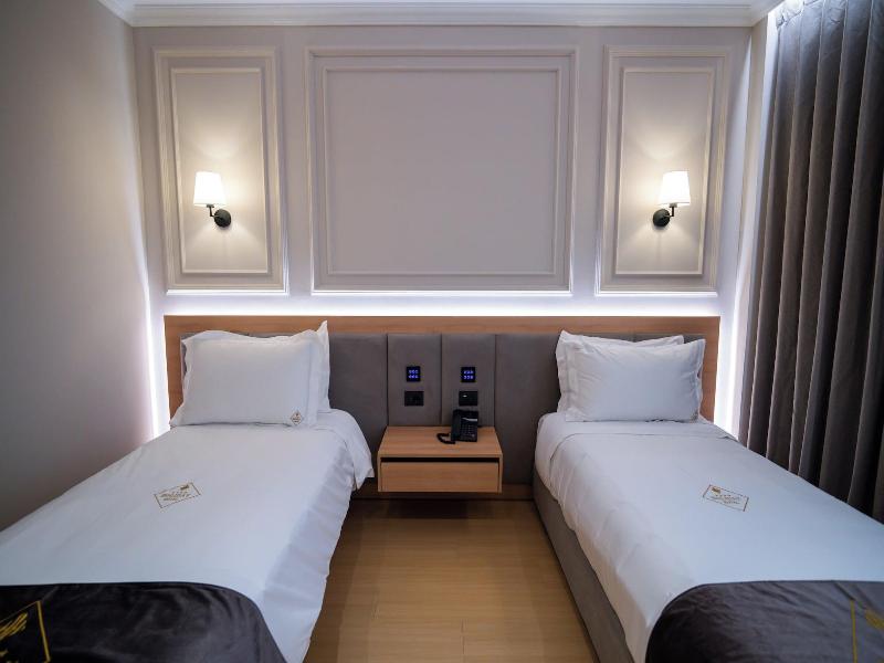 Holiday Hotel image