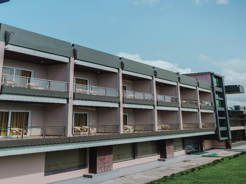 Finns Weaver Resort Kaziranga — general view