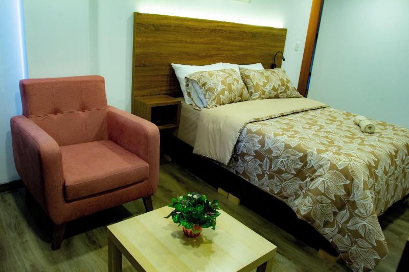 Bog Living image