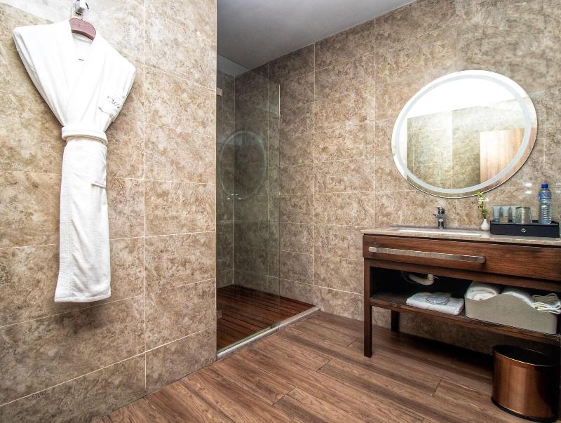 Cika Golden Hotel And Suites image