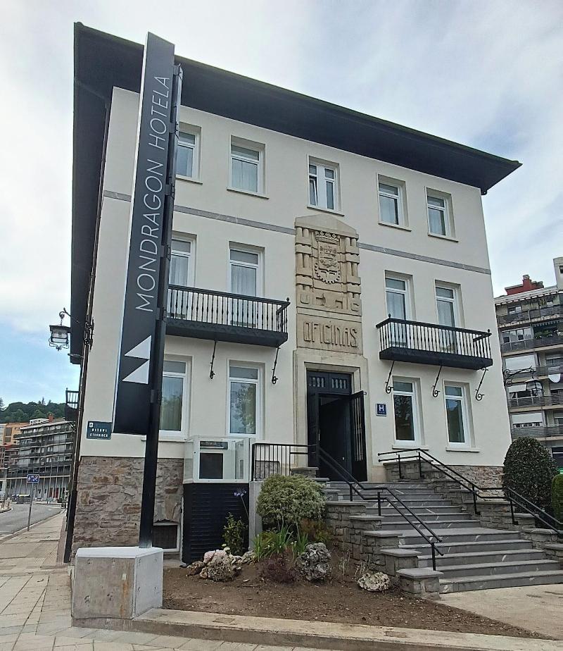 Hotel Mondraga N — exterior view
