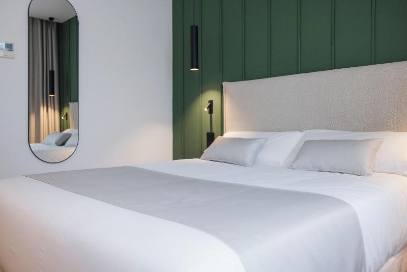 Hotel Mondraga N image