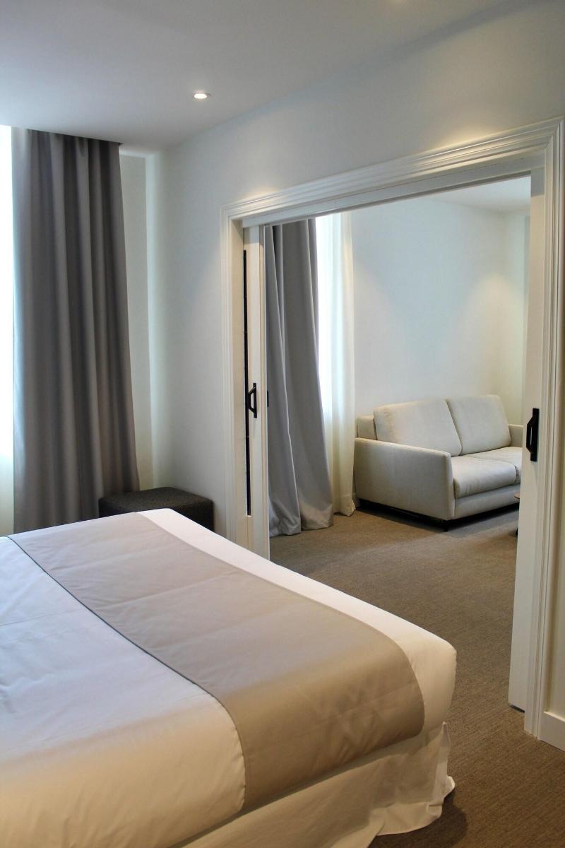 Hotel Mondraga N image