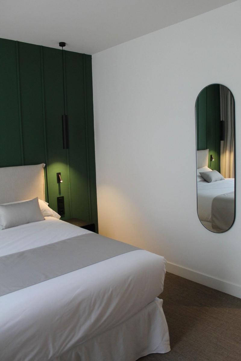 Hotel Mondraga N image