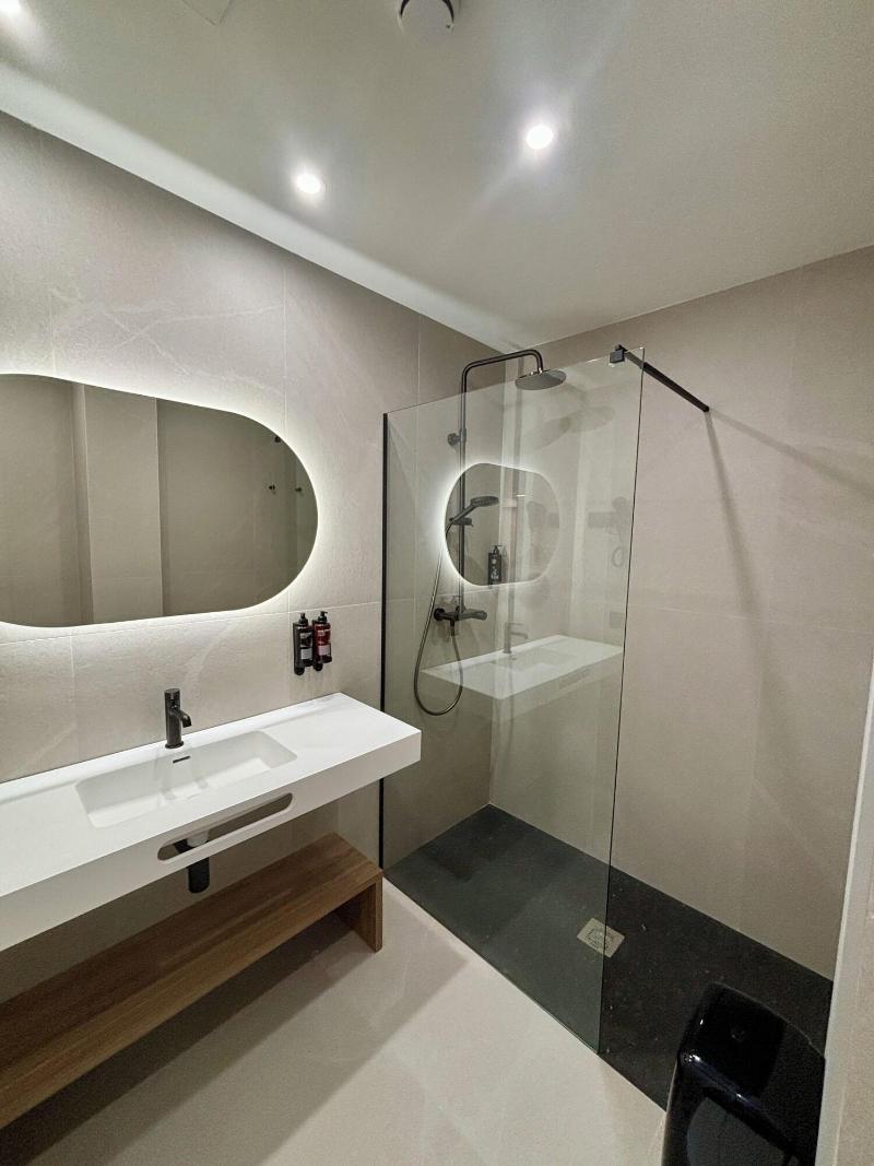 Hotel Mondraga N image