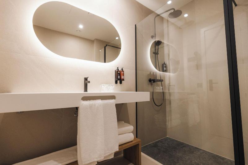 Hotel Mondraga N image