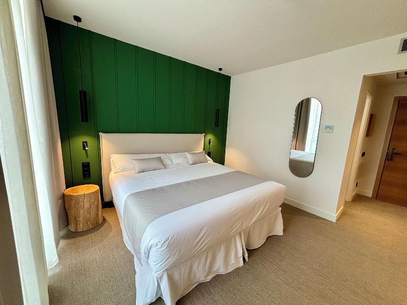 Hotel Mondraga N image