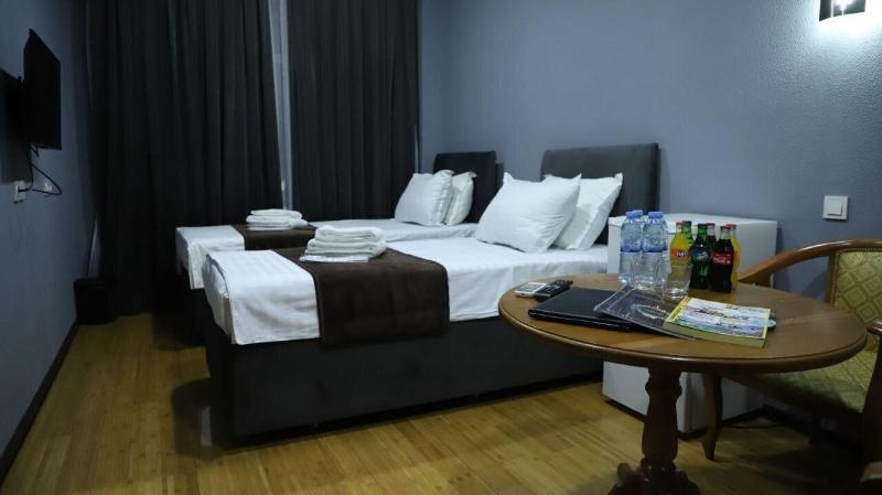 Grand Avenue Hotel image