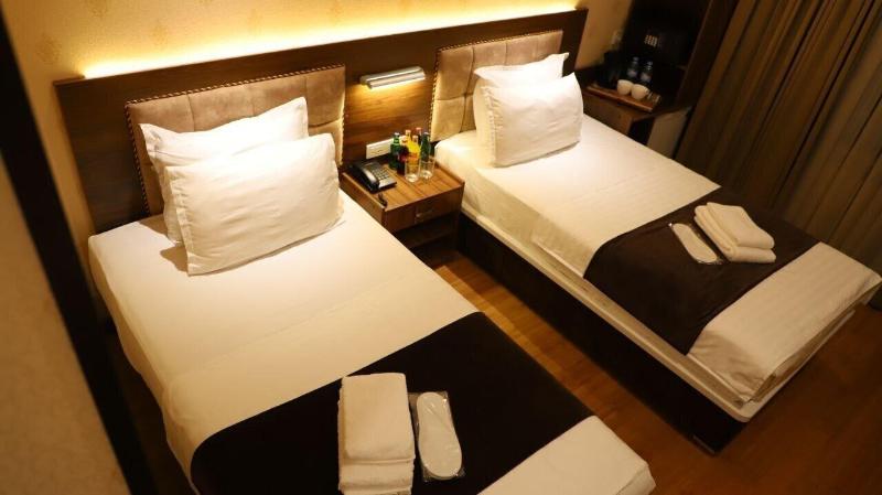 Grand Avenue Hotel image