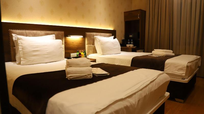 Grand Avenue Hotel image