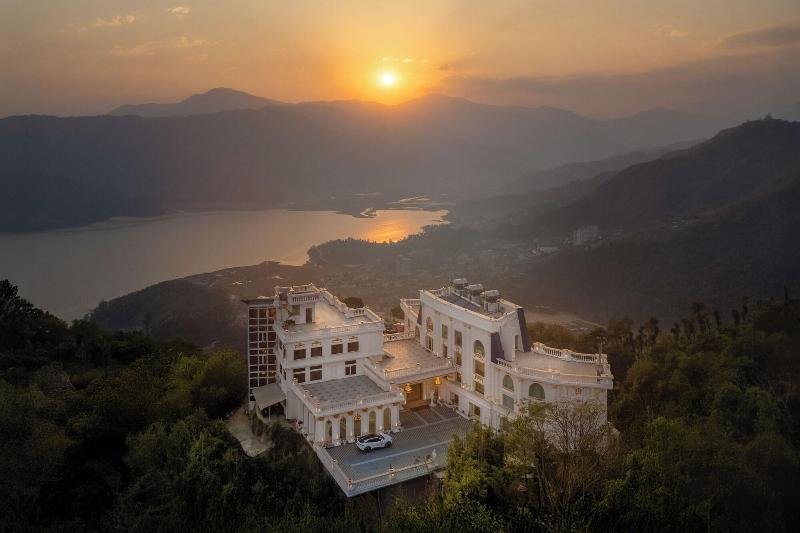 Le Glamour Luxury Resort And Wellness Spa Pvt Ltd image