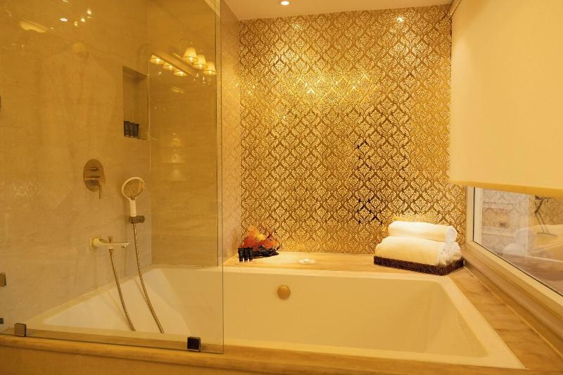 Le Glamour Luxury Resort And Wellness Spa Pvt Ltd image