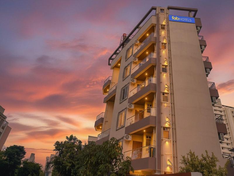 Fabhotel Falcon Executive image