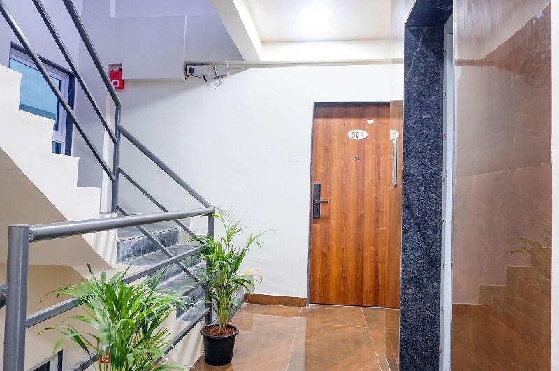 Fabhotel Falcon Executive image