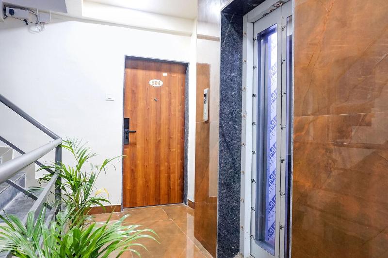 Fabhotel Falcon Executive image