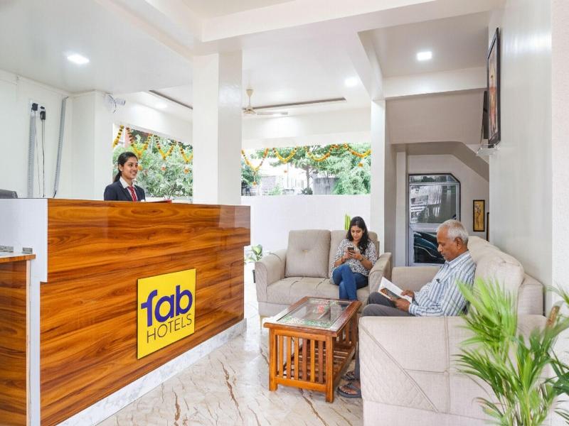 Fabhotel Falcon Executive image