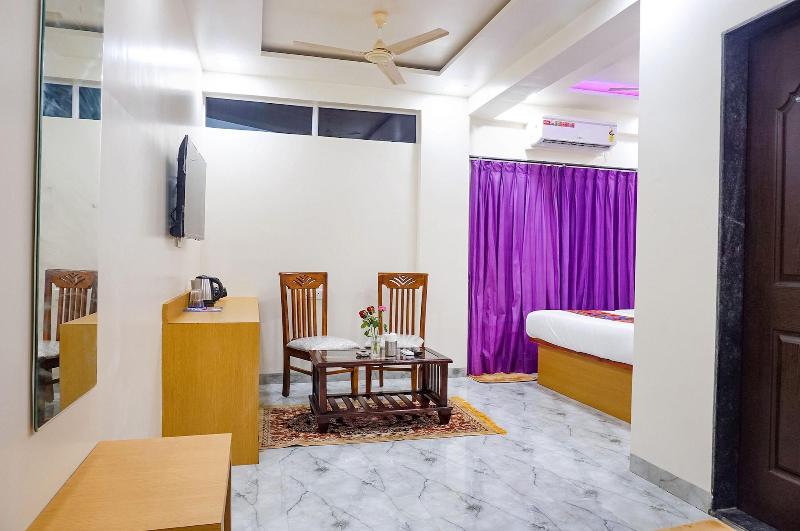 Fabhotel Falcon Executive image