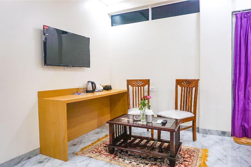 Fabhotel Falcon Executive image
