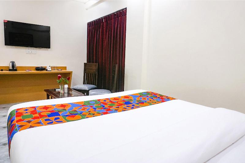 Fabhotel Falcon Executive image