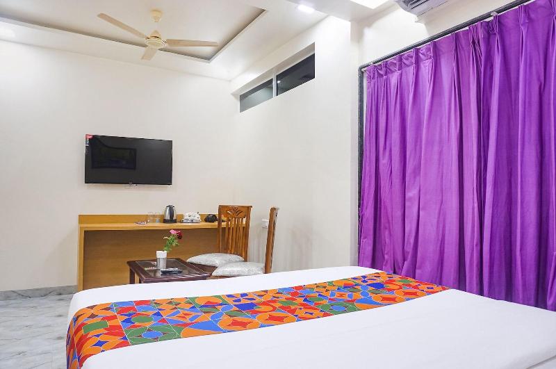 Fabhotel Falcon Executive image