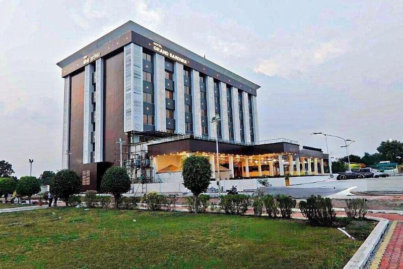 Hotel Grand Sarowar image