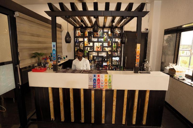 Hotel Grand Sarowar image