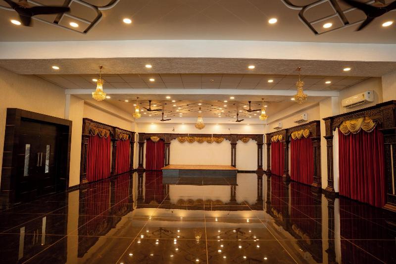 Hotel Grand Sarowar image