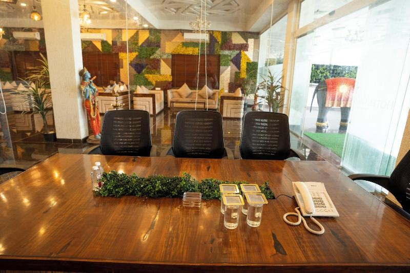 Hotel Grand Sarowar image