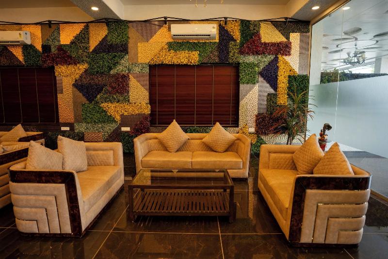 Hotel Grand Sarowar image