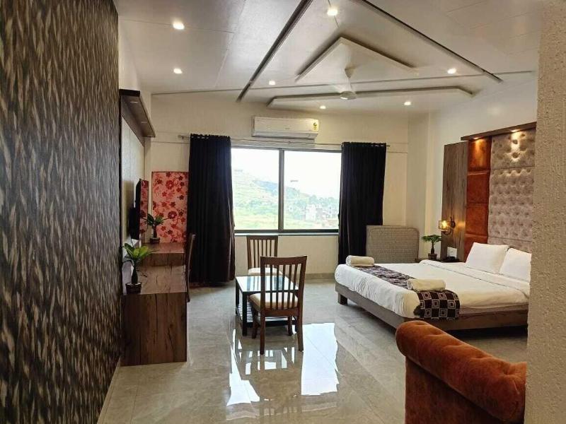 Hotel Grand Sarowar image