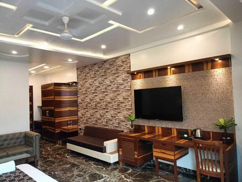 Hotel Grand Sarowar image