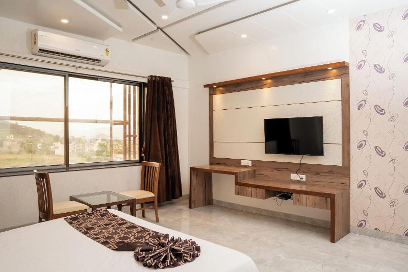 Hotel Grand Sarowar image