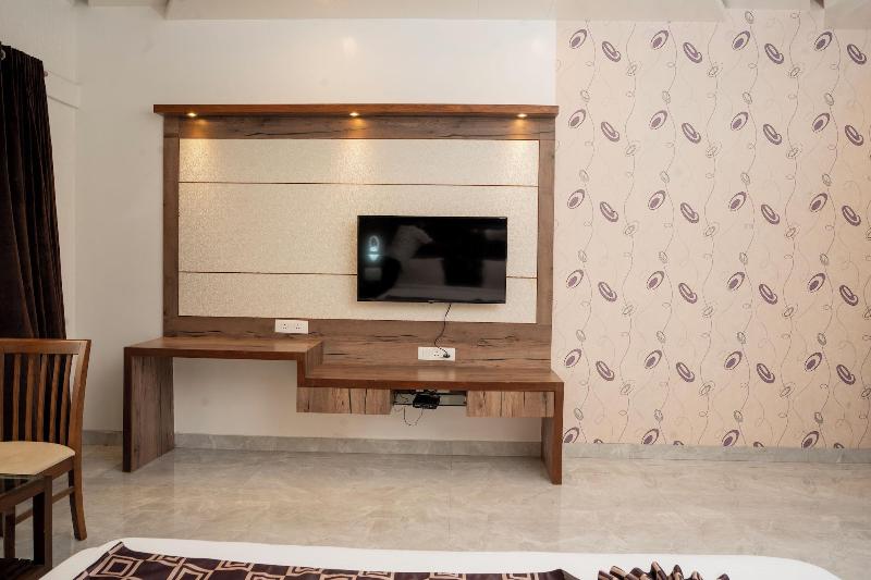 Hotel Grand Sarowar image