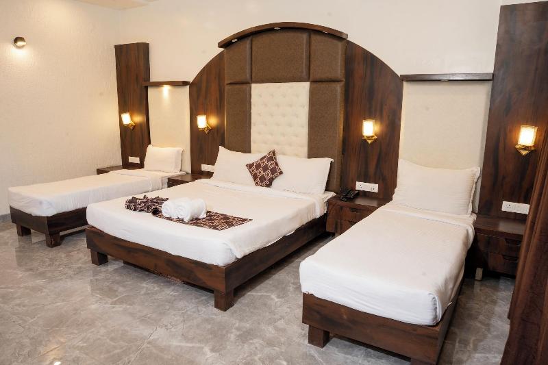 Hotel Grand Sarowar image